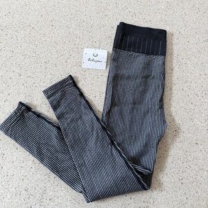 Black, ribbed, Striped Leggings